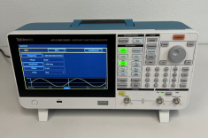 Generator arbitralny Tektronix AFG31251